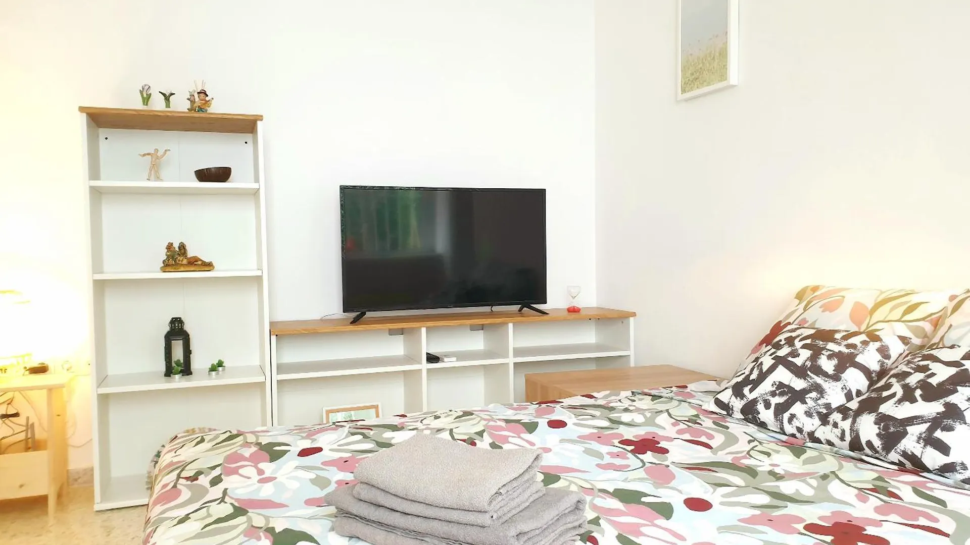 Sunny Malaga Centre Flats, 2 Options, With Balcony Or Terrace Lejlighed