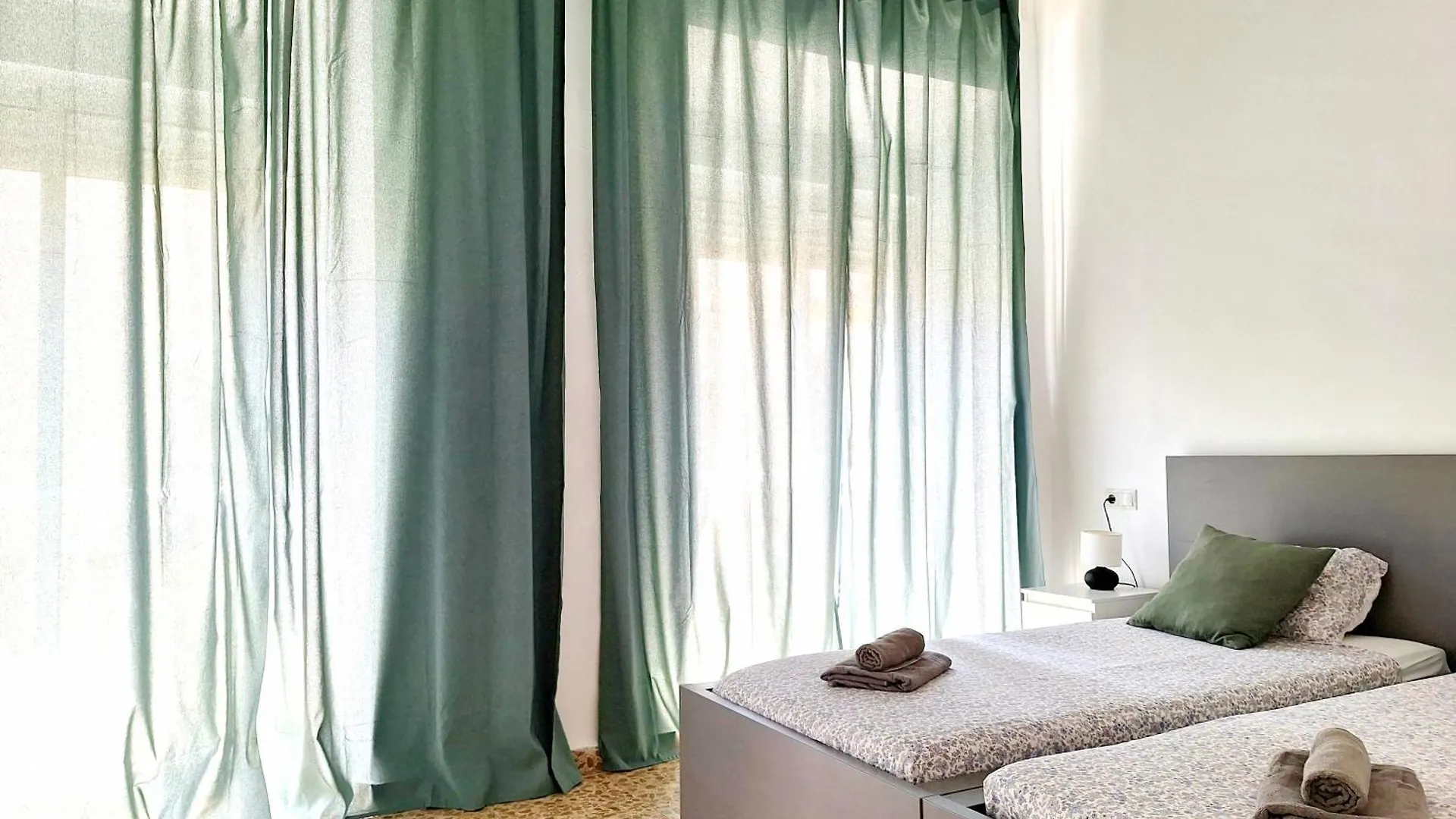 Sunny Malaga Centre Flats, 2 Options, With Balcony Or Terrace 0*,