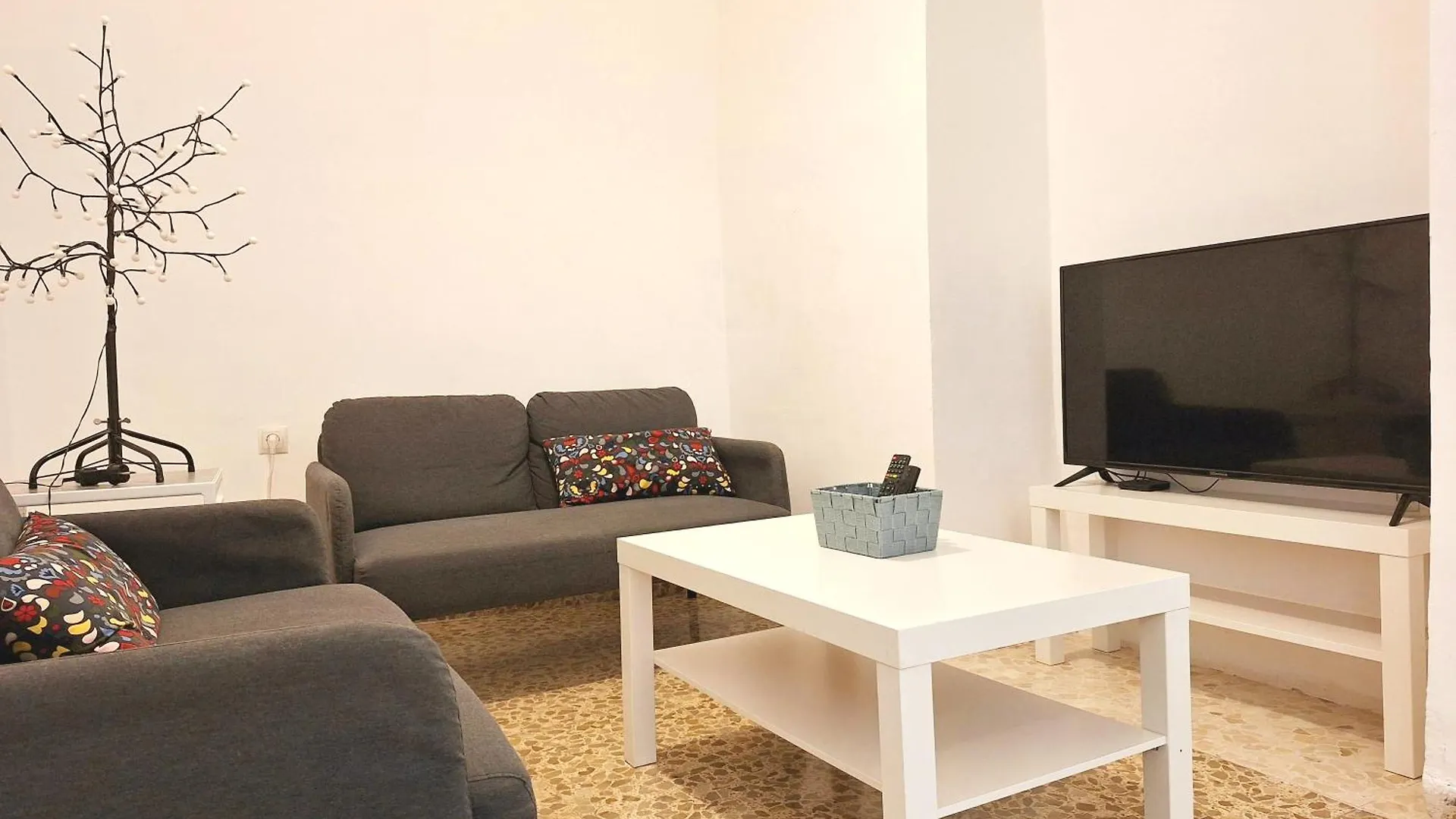 Sunny Malaga Centre Flats, 2 Options, With Balcony Or Terrace Spanien