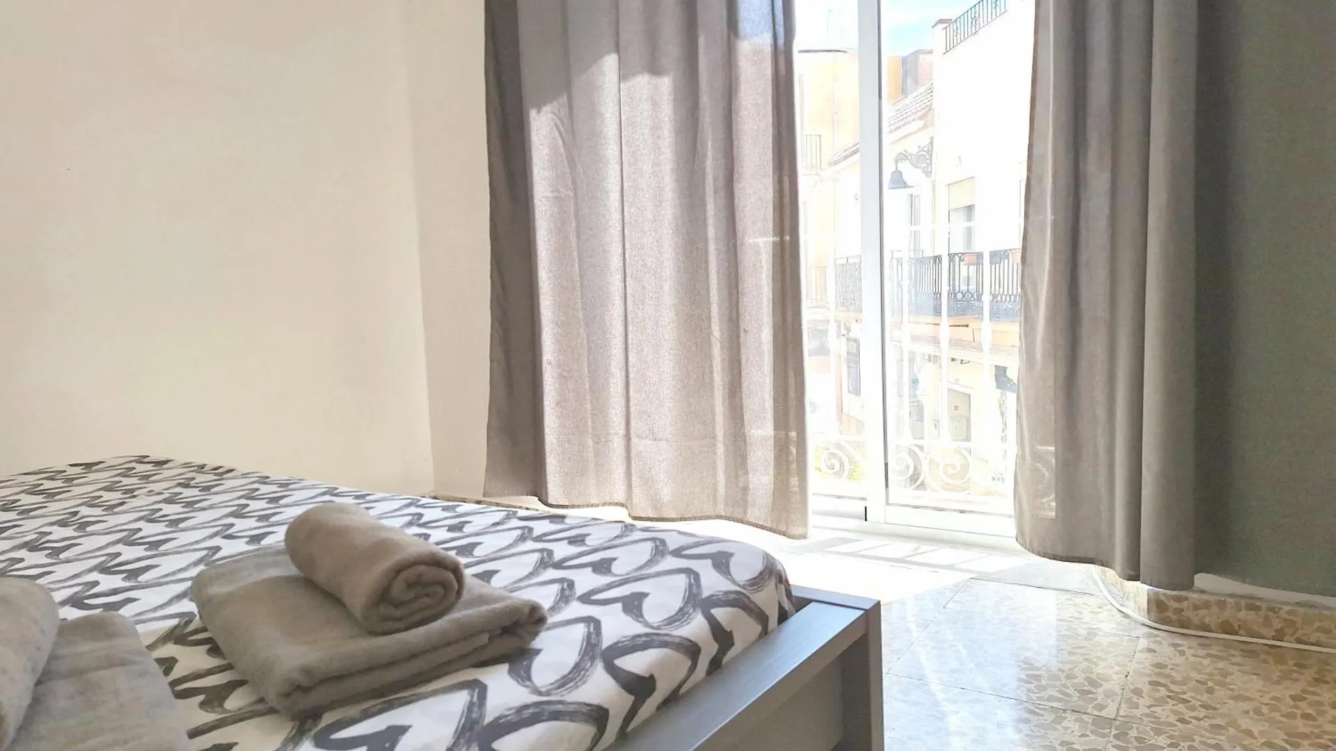 Sunny Malaga Centre Flats, 2 Options, With Balcony Or Terrace 0*,  Spanien